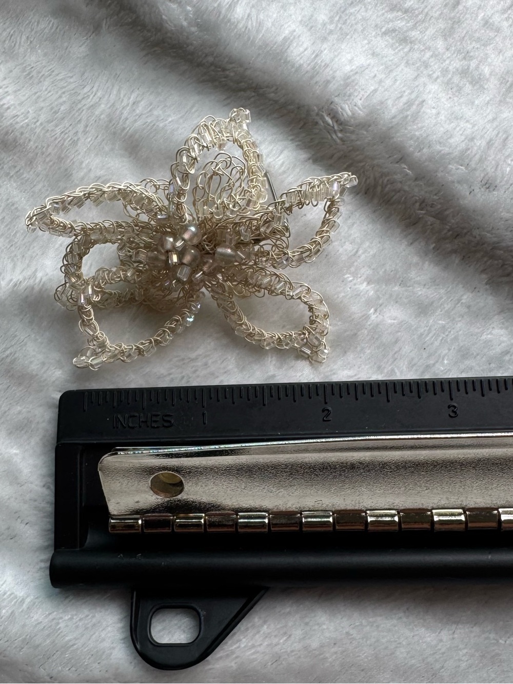 Lisa Toland crochet metal brooche - Picture 6 of 6